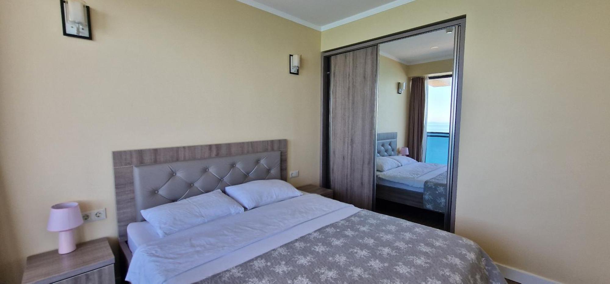 Your Beach Tower Batumi Zimmer foto