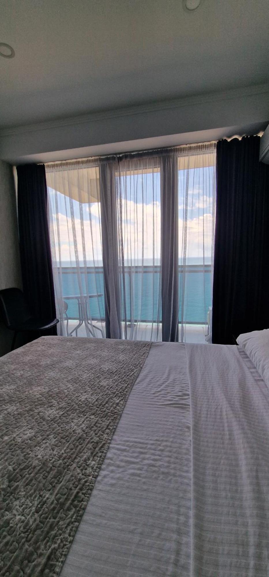 Your Beach Tower Batumi Zimmer foto